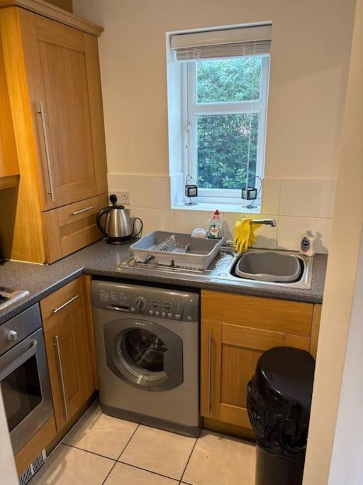 Newly Refurbished Flat In Kings Heath Apartment เบอร์มิงแฮม ภายนอก รูปภาพ