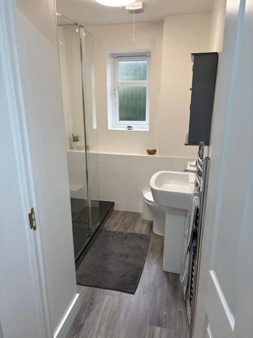 Newly Refurbished Flat In Kings Heath Apartment เบอร์มิงแฮม ภายนอก รูปภาพ