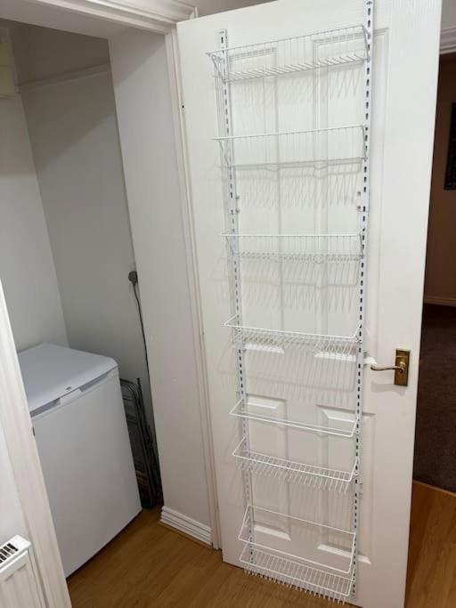 Newly Refurbished Flat In Kings Heath Apartment เบอร์มิงแฮม ภายนอก รูปภาพ