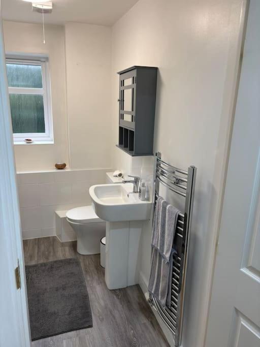 Newly Refurbished Flat In Kings Heath Apartment เบอร์มิงแฮม ภายนอก รูปภาพ
