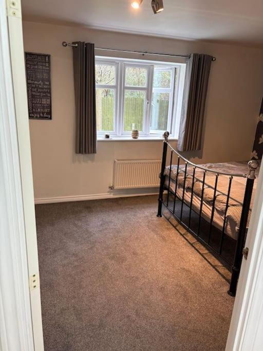 Newly Refurbished Flat In Kings Heath Apartment เบอร์มิงแฮม ภายนอก รูปภาพ