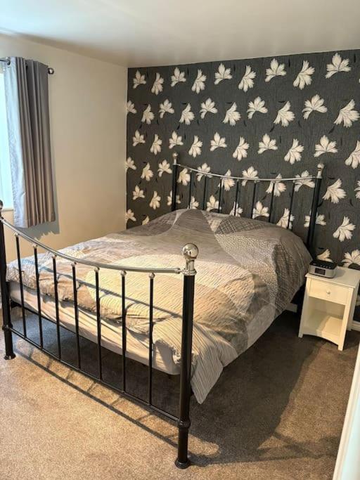 Newly Refurbished Flat In Kings Heath Apartment เบอร์มิงแฮม ภายนอก รูปภาพ