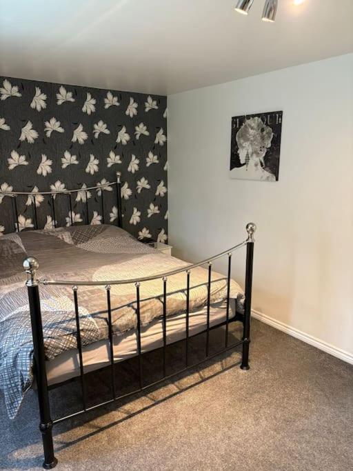 Newly Refurbished Flat In Kings Heath Apartment เบอร์มิงแฮม ภายนอก รูปภาพ